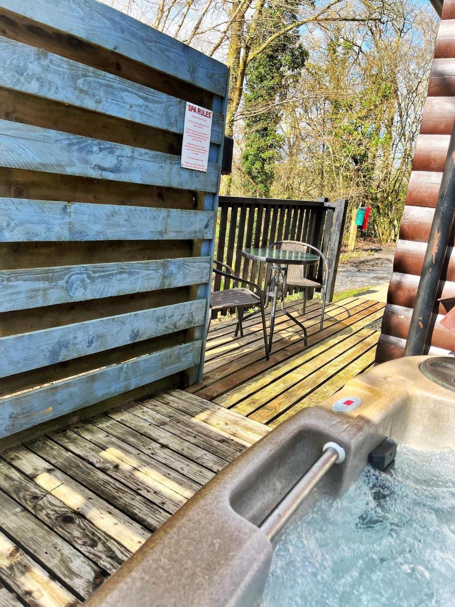 Wren 8-Hot Tub-Woodland Lodges-St Clears-Carmarthen-Tenby Εξωτερικό φωτογραφία